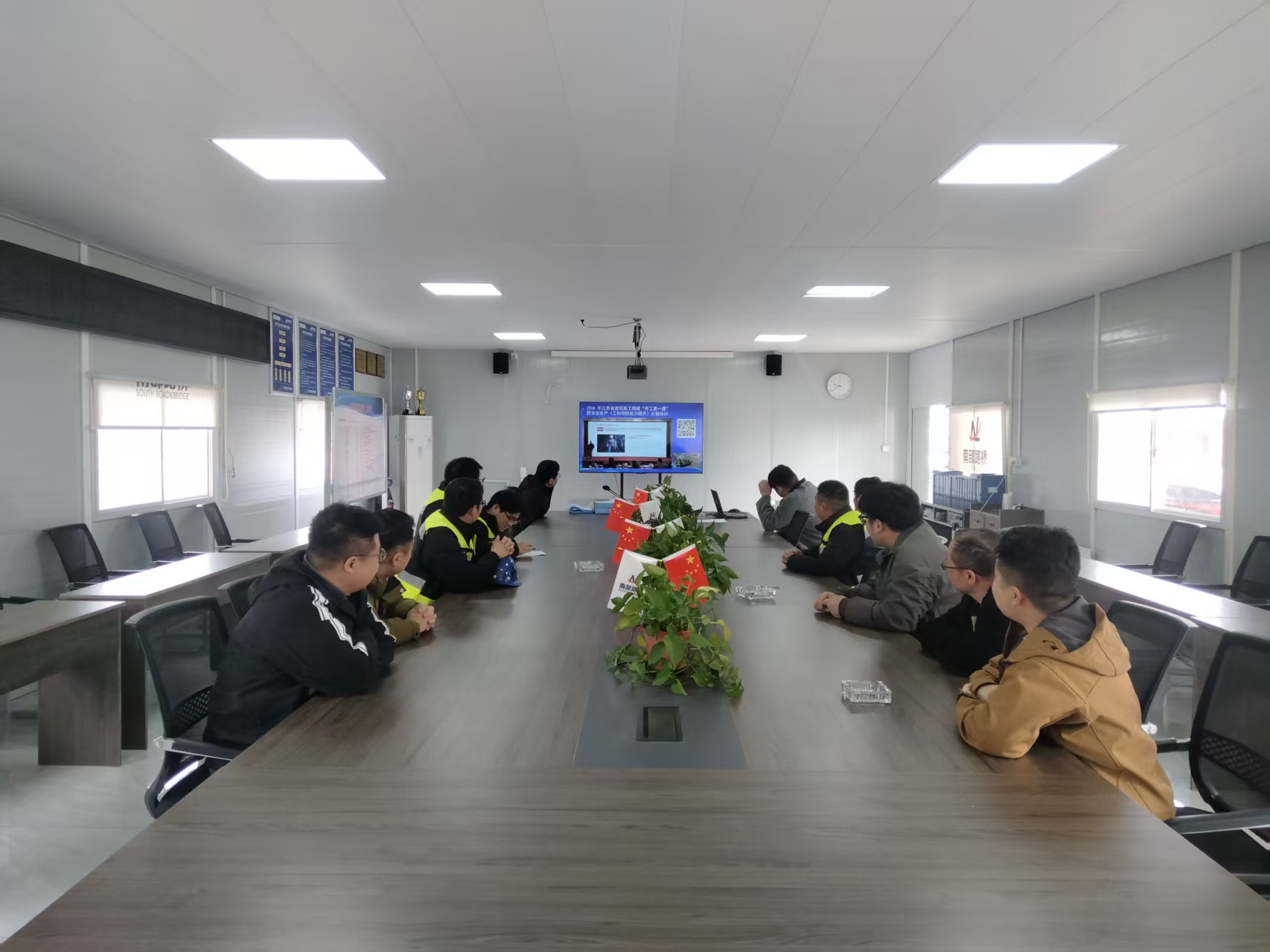 1774854951930932.jpg 1774854951930932.jpg